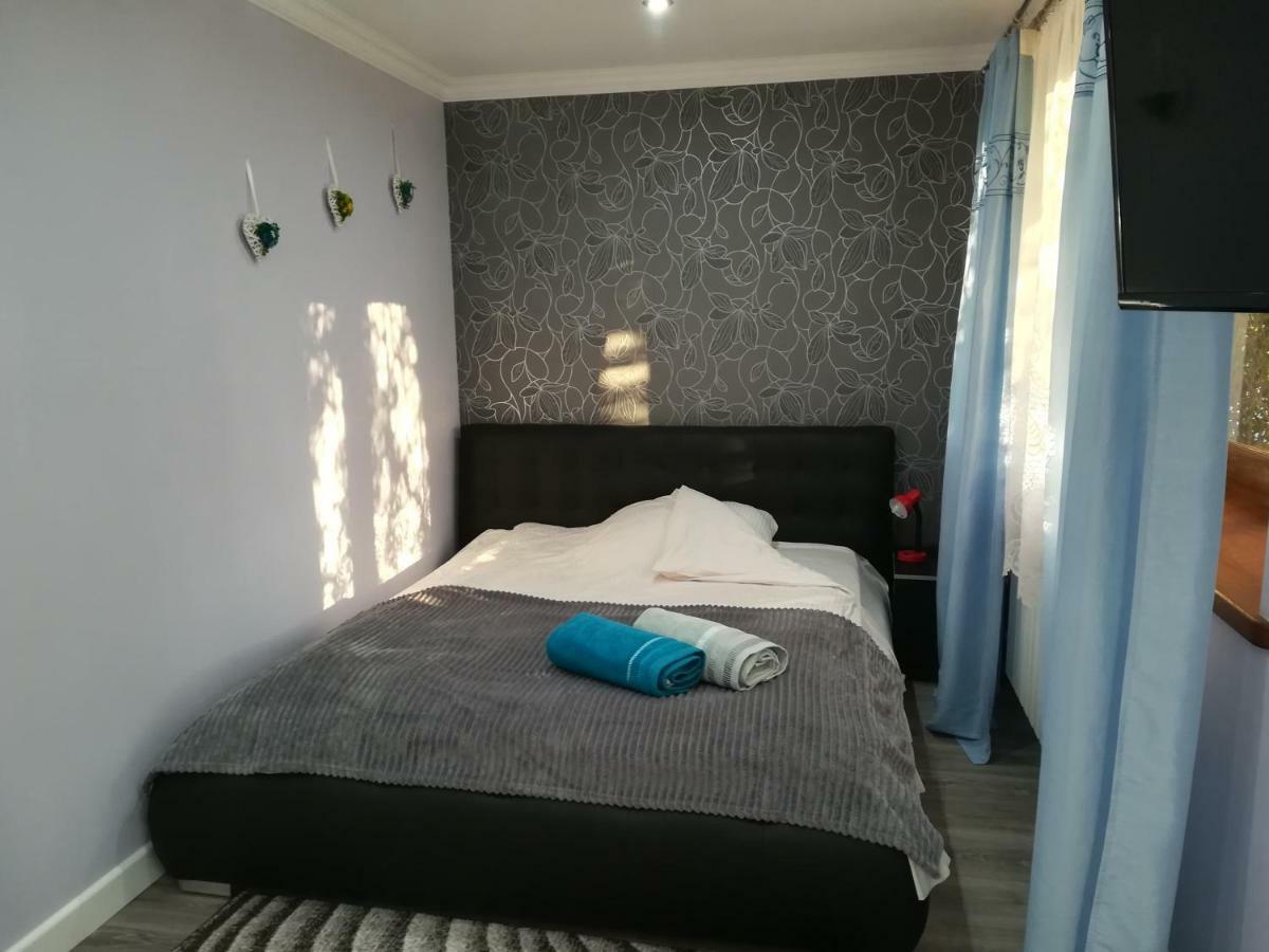 Apartamenty Kletowka Кросно Екстер'єр фото